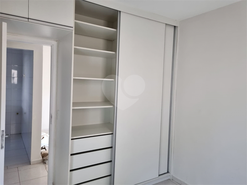 Apartamento à venda com 2 quartos, 46m² - Foto 18