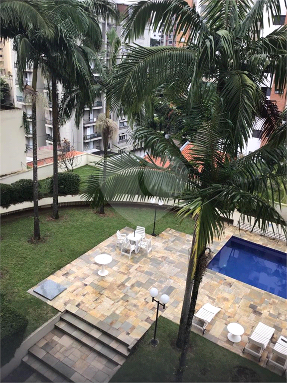 Apartamento no Real Parque