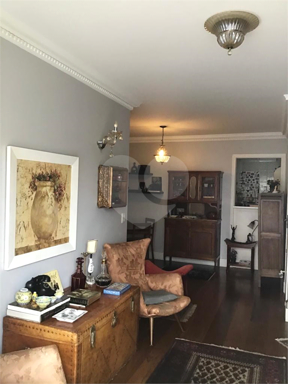 Apartamento no Real Parque