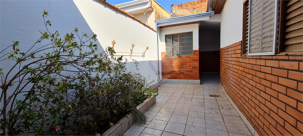 Casa à venda com 2 quartos, 180m² - Foto 1