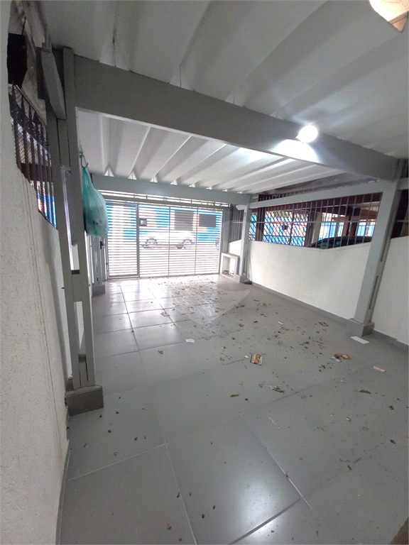 Sobrado com 4 quartos  e 2 vagas de garagem Vl. Medeiros