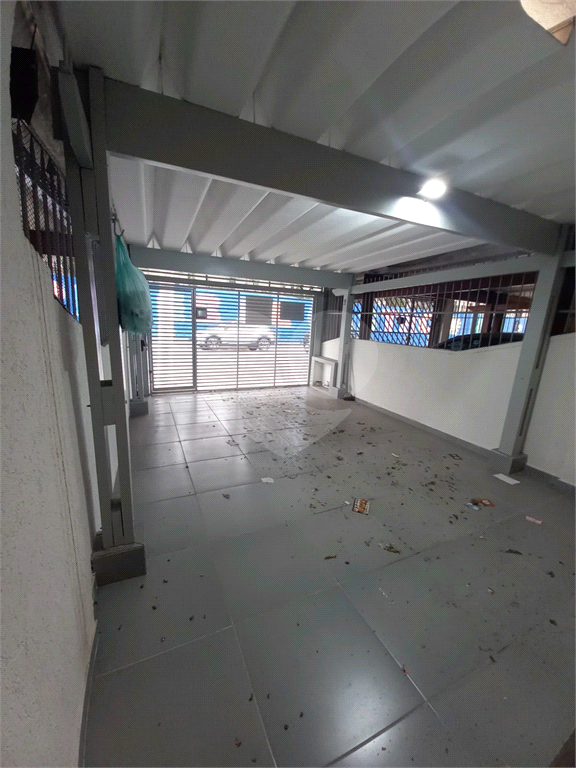 Sobrado com 4 quartos  e 2 vagas de garagem Vl. Medeiros