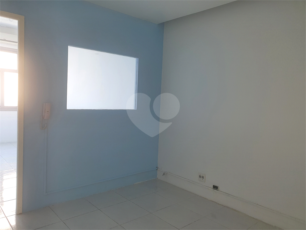 Sala comercial de 02 salas 30,4m² com piso frio e boa iluminação natural Jardim Paulistano Itaim