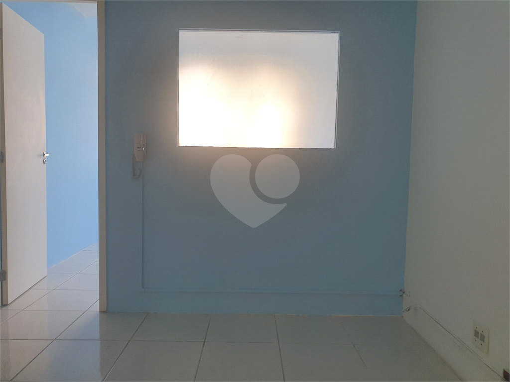 Sala comercial de 02 salas 30,4m² com piso frio e boa iluminação natural Jardim Paulistano Itaim