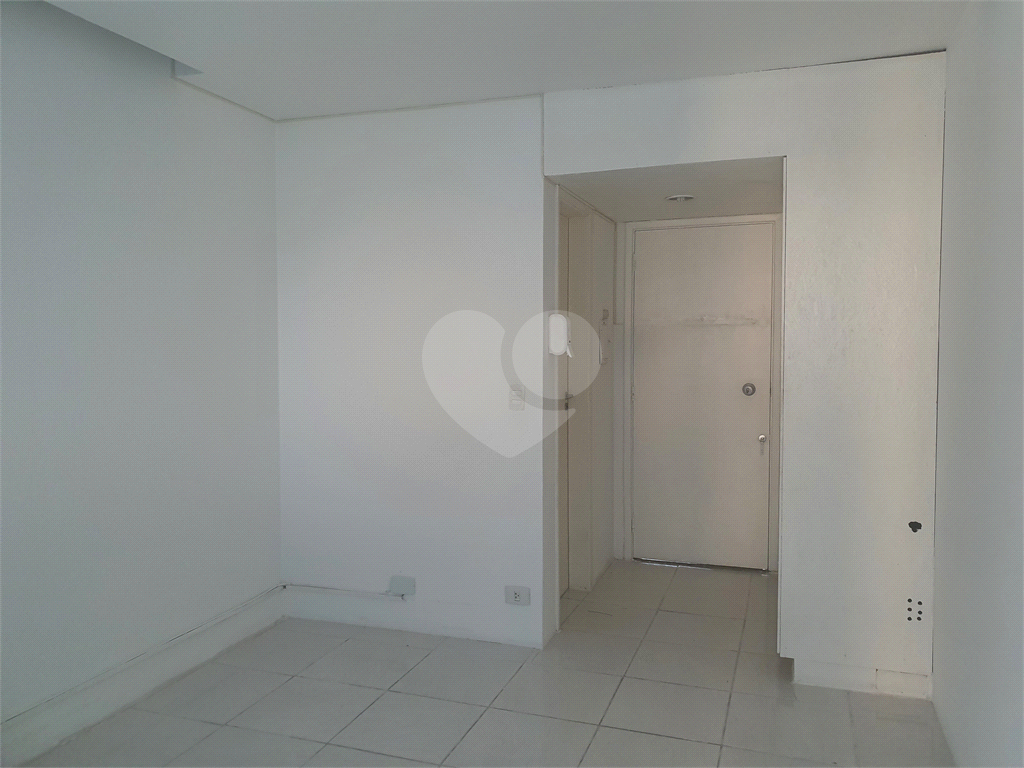 Sala comercial de 02 salas 30,4m² com piso frio e boa iluminação natural Jardim Paulistano Itaim