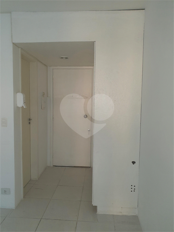 Sala comercial de 02 salas 30,4m² com piso frio e boa iluminação natural Jardim Paulistano Itaim
