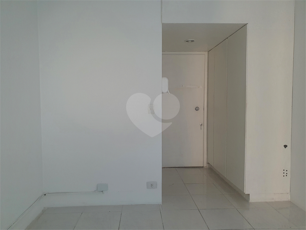 Sala comercial de 02 salas 30,4m² com piso frio e boa iluminação natural Jardim Paulistano Itaim