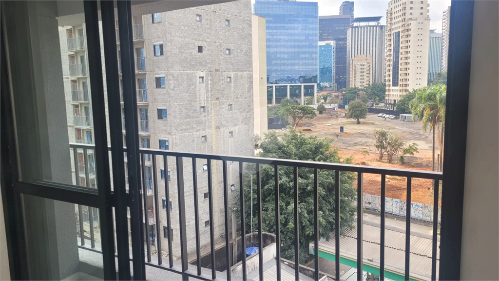 APARTAMENTO em PINHEIROS