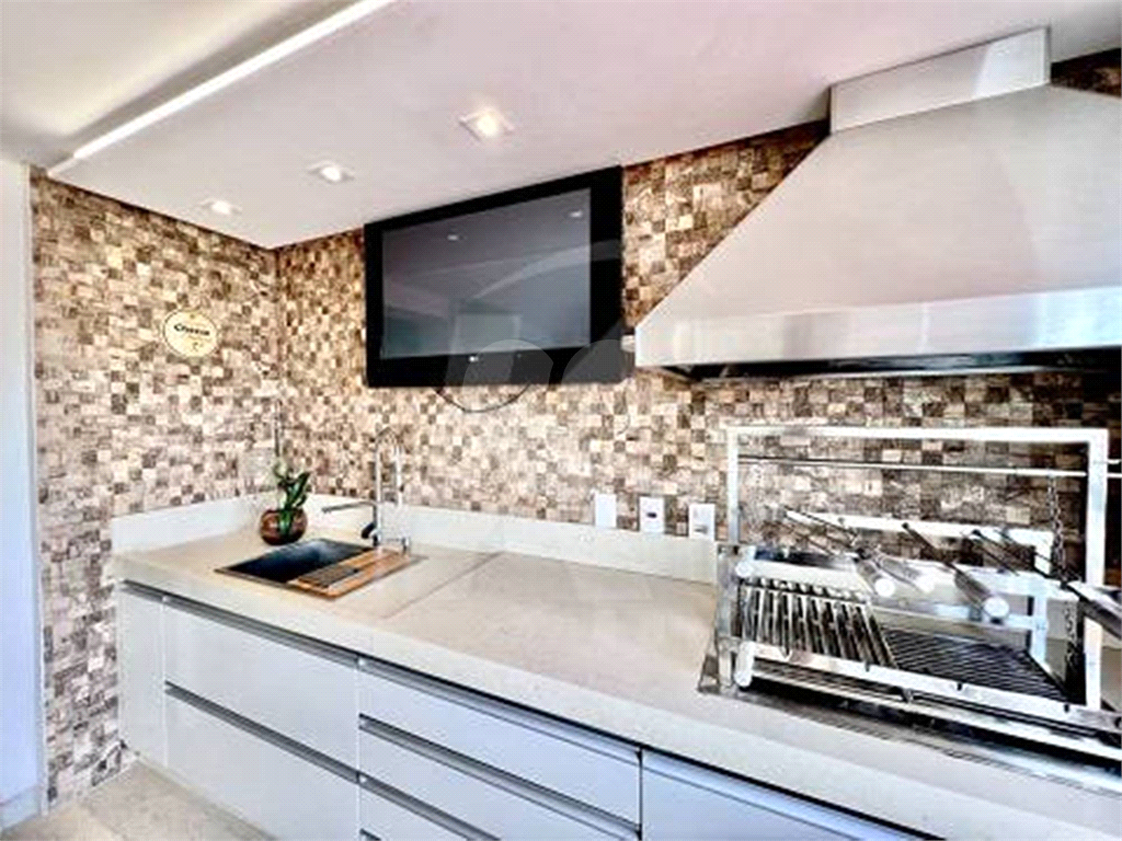 Apartamento em Santa Terezinha vende de porteira fechada com 264 m² 4 suítes 5 vagas e varanda gourmet