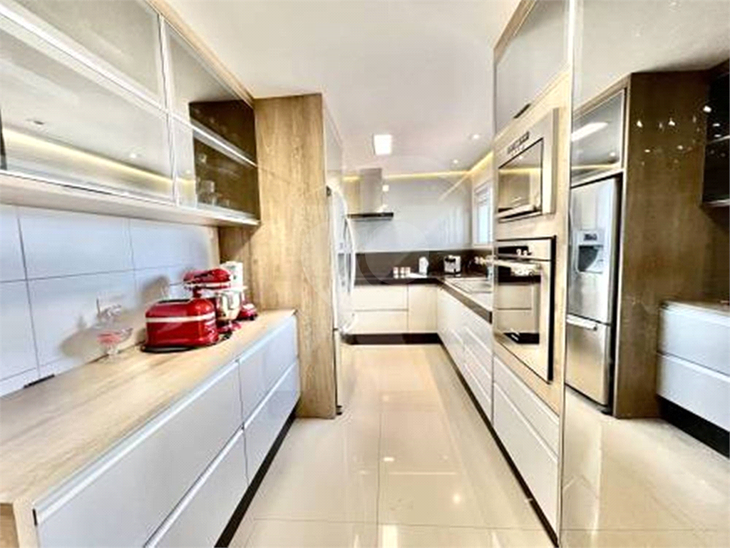 Apartamento em Santa Terezinha vende de porteira fechada com 264 m² 4 suítes 5 vagas e varanda gourmet