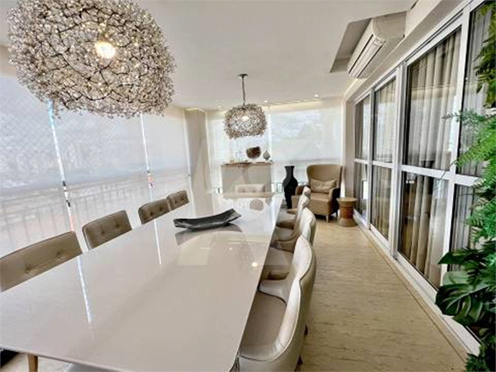 Apartamento em Santa Terezinha vende de porteira fechada com 264 m² 4 suítes 5 vagas e varanda gourmet