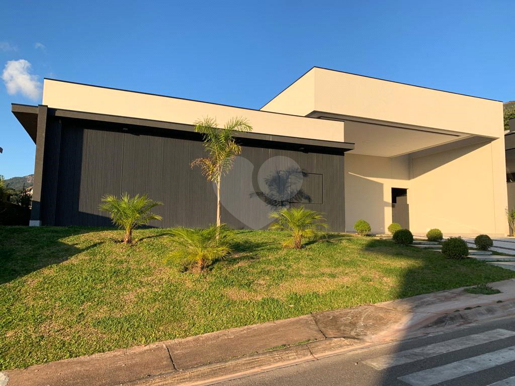 Casa de Condomínio à venda com 4 quartos, 370m² - Foto 2