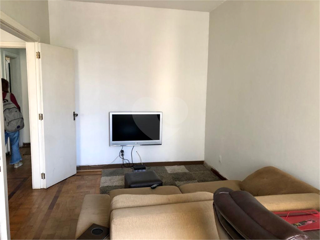 Apartamento 2 quartos. Rua Avanhandava.