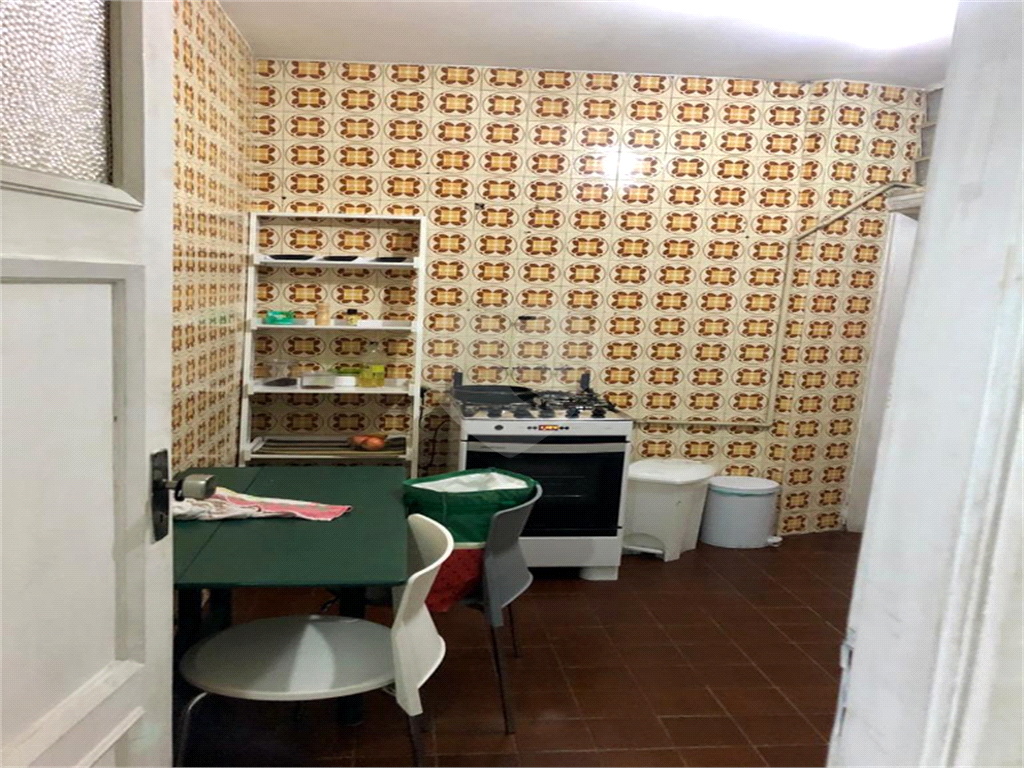Apartamento 2 quartos. Rua Avanhandava.
