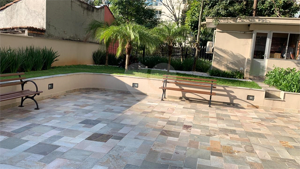 Apartamento com 3 dormitórios, em Pinheiros, localizado em área nobre