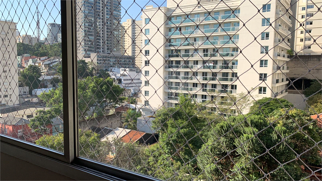Apartamento com 3 dormitórios, em Pinheiros, localizado em área nobre