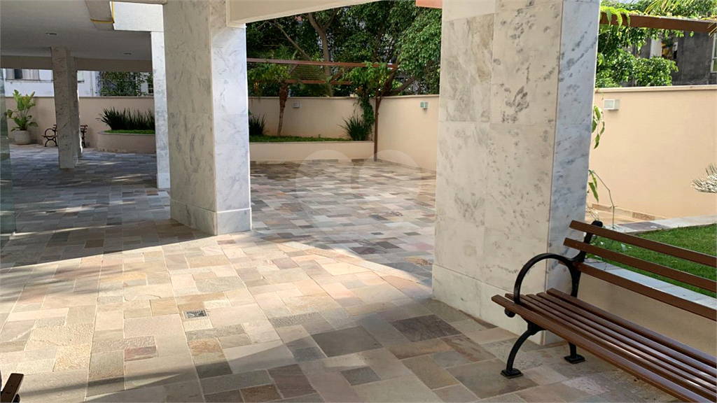 Apartamento com 3 dormitórios, em Pinheiros, localizado em área nobre