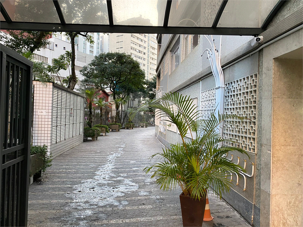 BELA VISTA– 43 m2  Apto reformado ,mobiliado c/ eletrodomésticos, 1 dorm, sala, cozinha, banheiro