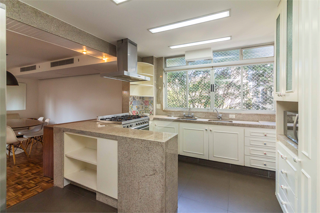 Apartamento Mobiliado para Locação no Jardim Paulista – 207m²