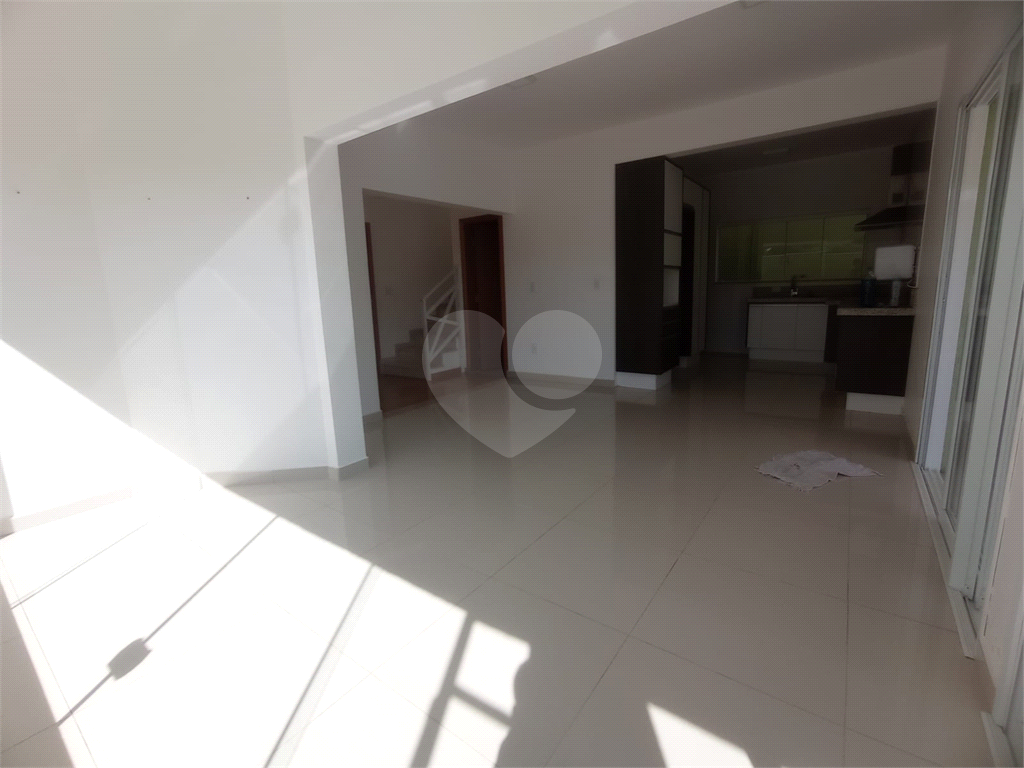 Linda casa com 3 dormiórios a venda em condomíneo fechado na cidade de Atibaia-SP