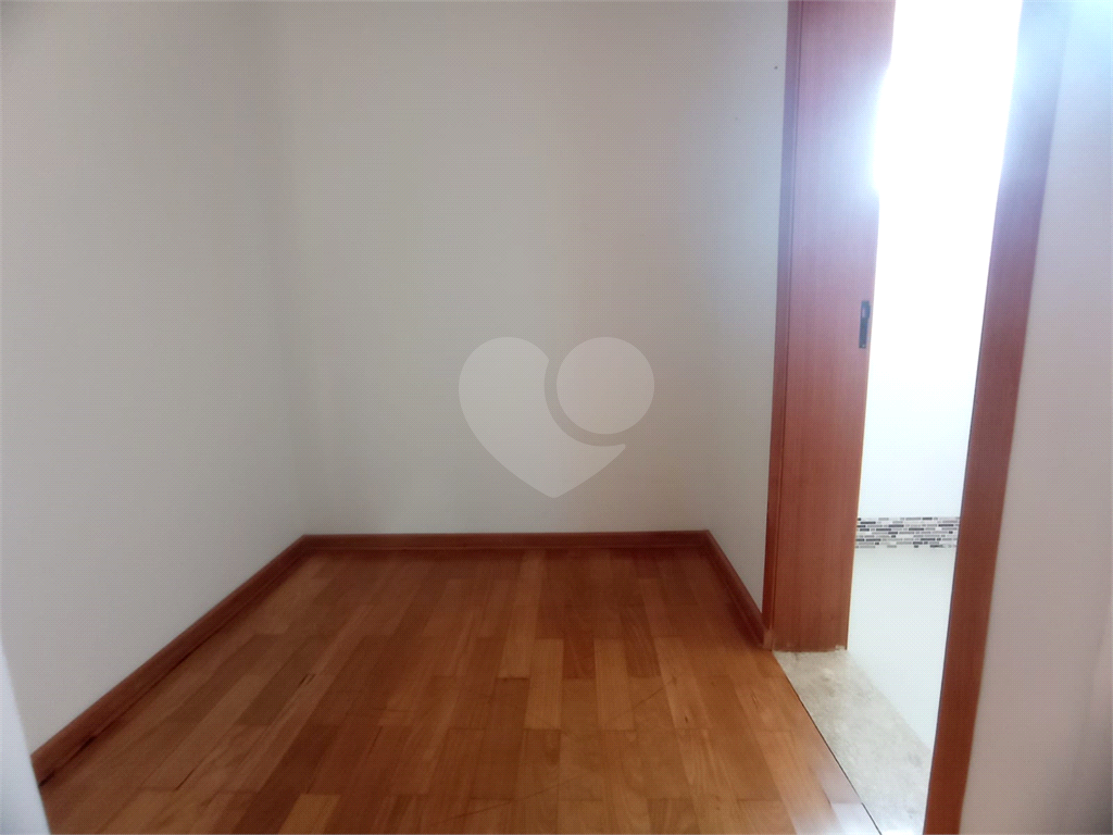 Linda casa com 3 dormiórios a venda em condomíneo fechado na cidade de Atibaia-SP