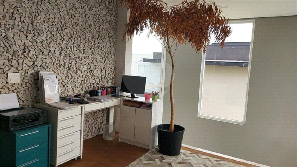 Casa em condomínio fechado na Granja Viana