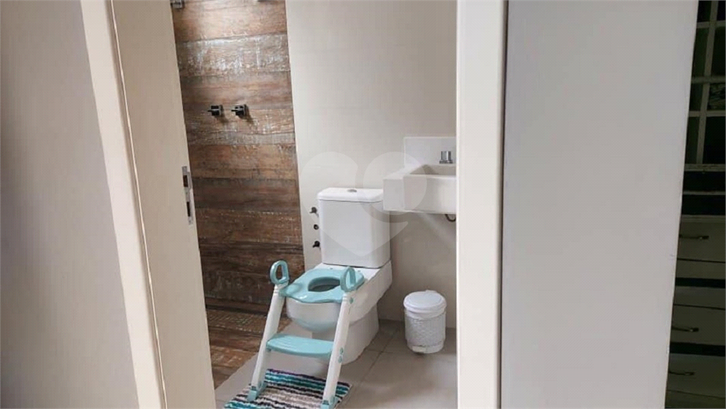 Casa em condomínio fechado na Granja Viana