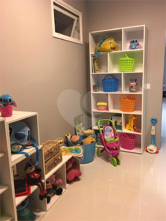 Casa em condomínio fechado na Granja Viana