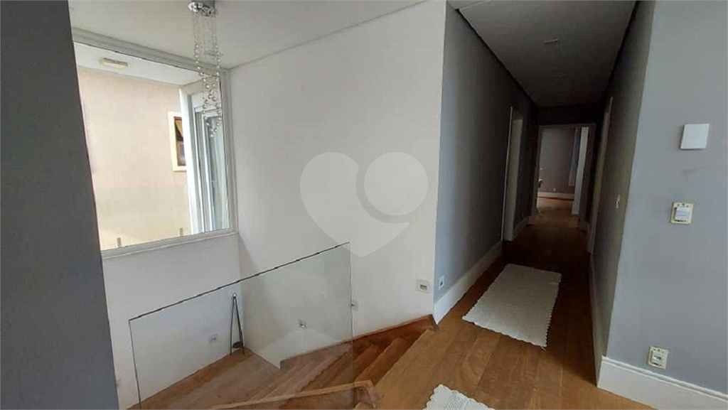 Casa em condomínio fechado na Granja Viana