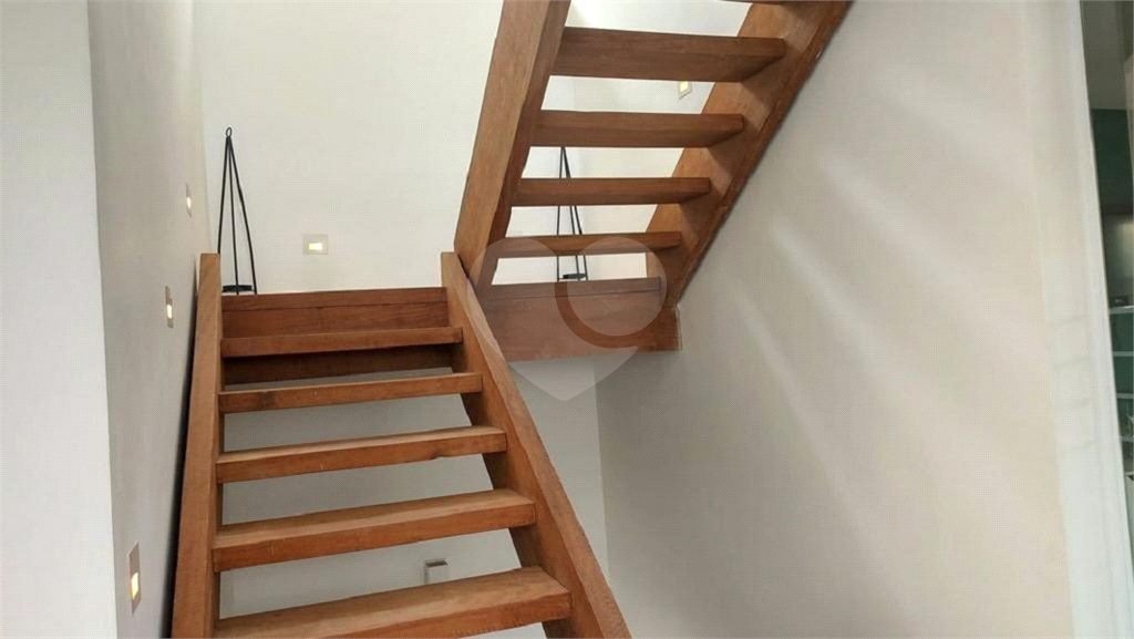 Casa em condomínio fechado na Granja Viana
