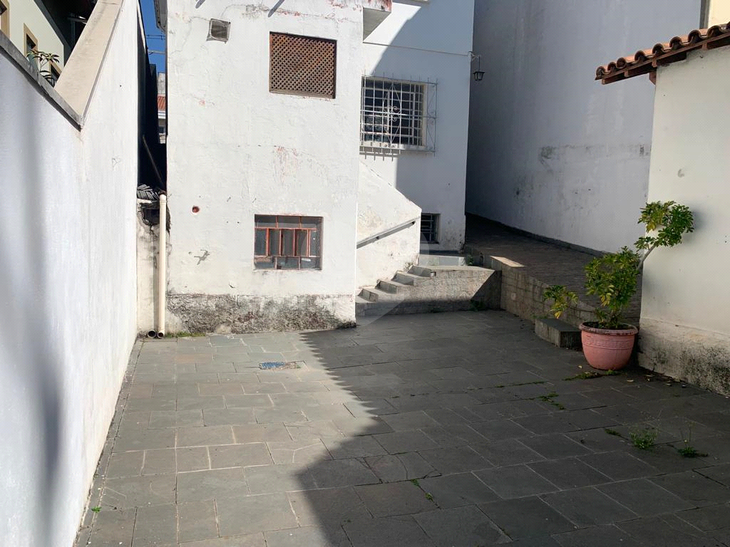 Excelente sobrado de 03 dormitórios na Aclimação.