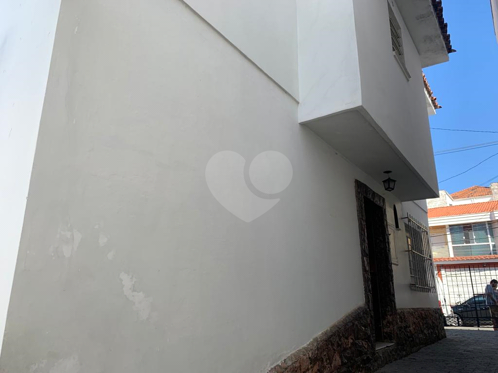 Excelente sobrado de 03 dormitórios na Aclimação.