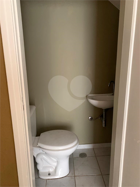 Excelente sobrado de 03 dormitórios na Aclimação.