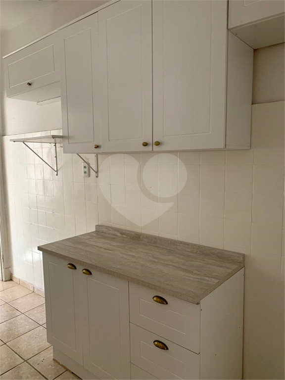 Excelente sobrado de 03 dormitórios na Aclimação.