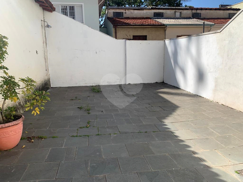 Excelente sobrado de 03 dormitórios na Aclimação.