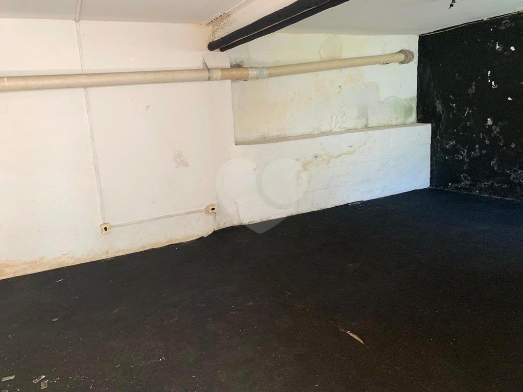 Excelente sobrado de 03 dormitórios na Aclimação.