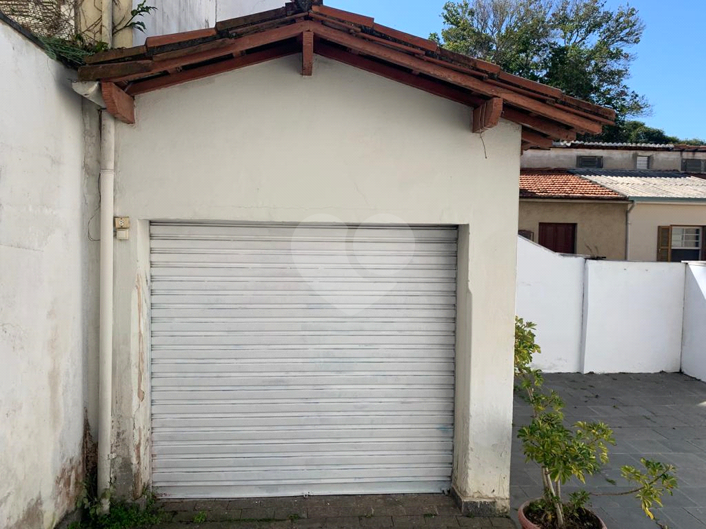 Excelente sobrado de 03 dormitórios na Aclimação.