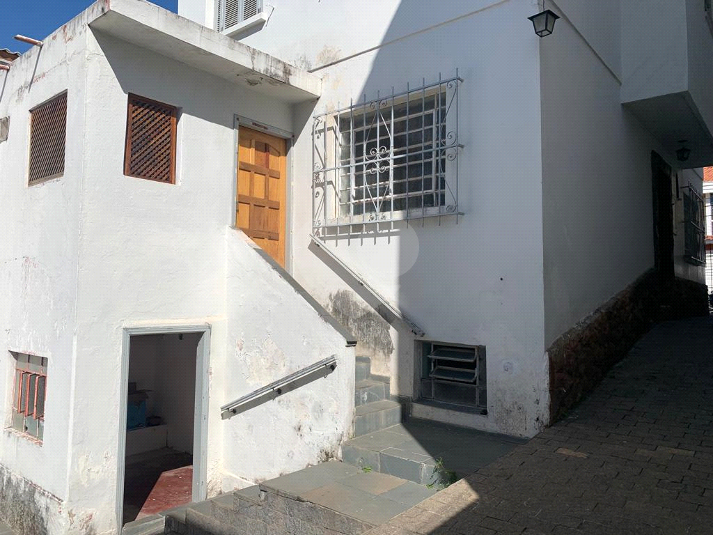 Excelente sobrado de 03 dormitórios na Aclimação.