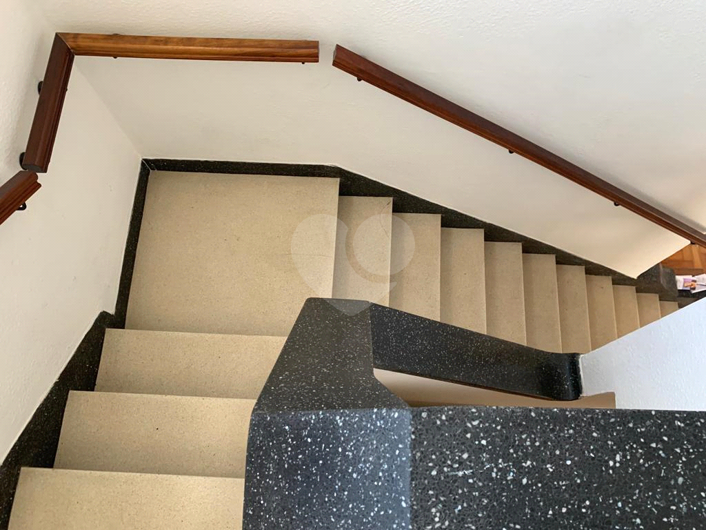 Excelente sobrado de 03 dormitórios na Aclimação.