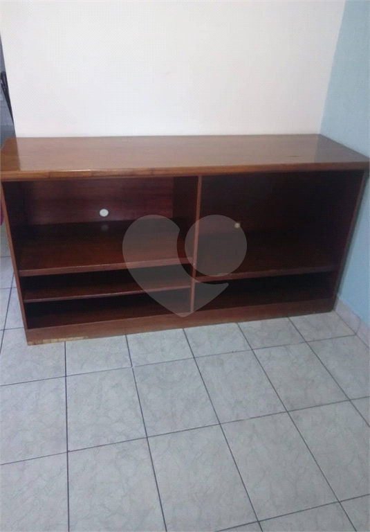 Lindo Sobrado em Carapicuíba no bairro Ariston com 3 dormitórios e 2 vagas de garagem coberta.
