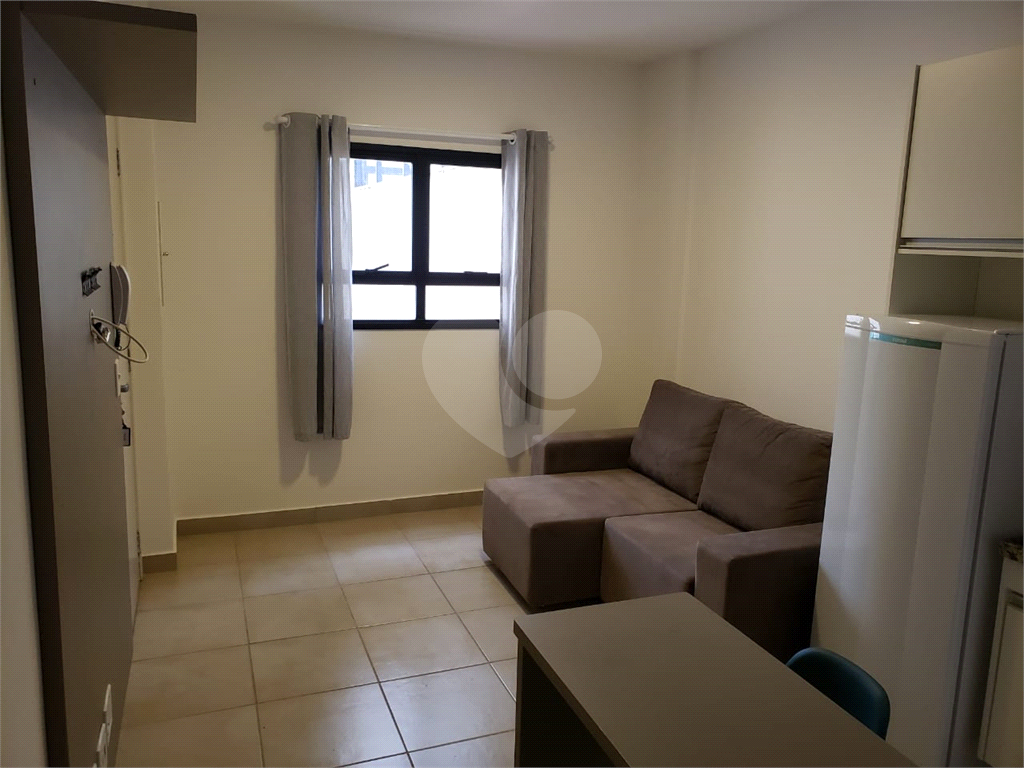 Apartamento à venda com 1 quarto, 32m² - Foto 2