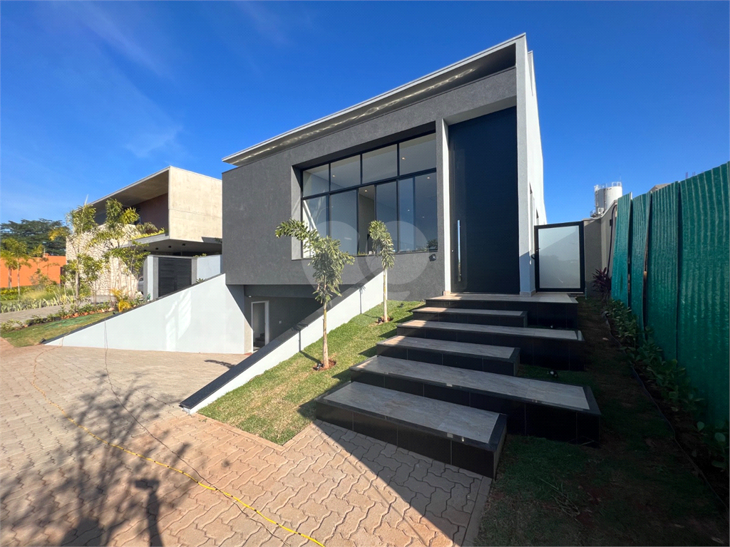 Casa à venda e aluguel com 3 quartos, 302m² - Foto 18