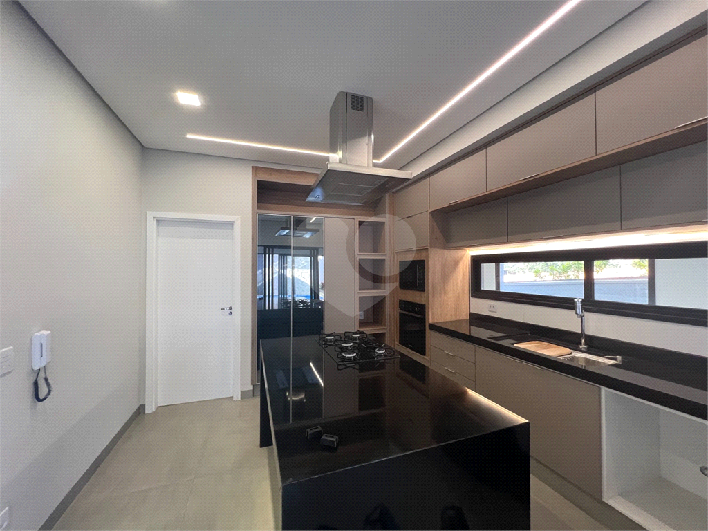 Casa à venda e aluguel com 3 quartos, 302m² - Foto 11