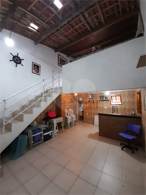 Casa à venda com 3 quartos, 184m² - Foto 14