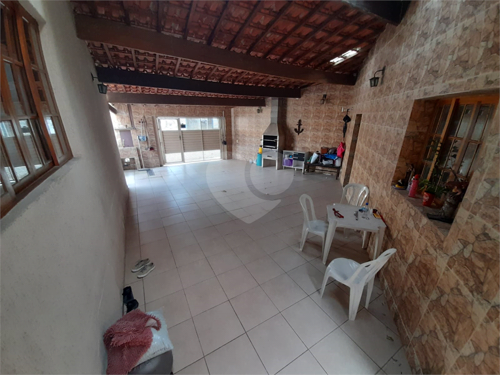 Casa à venda com 3 quartos, 184m² - Foto 4