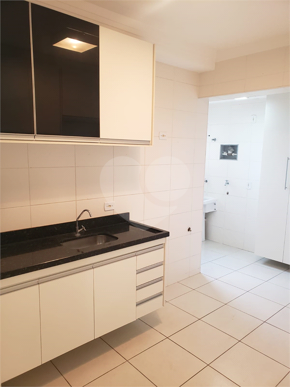 Apartamento à venda com 3 quartos, 80m² - Foto 3