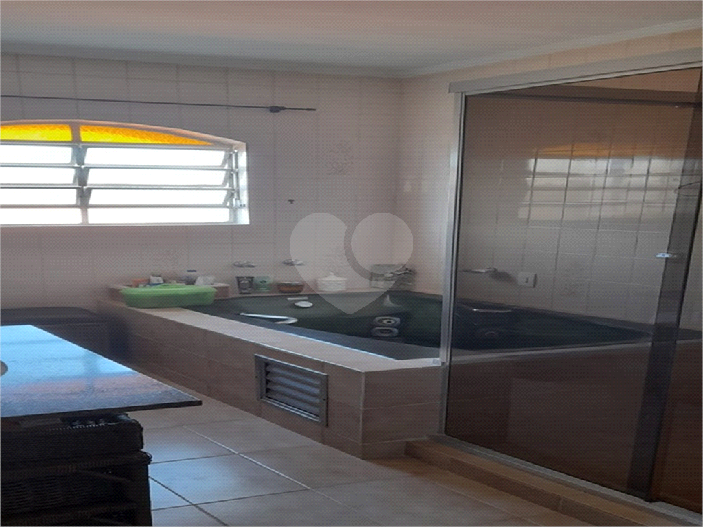 Casa à venda com 4 quartos, 370m² - Foto 17