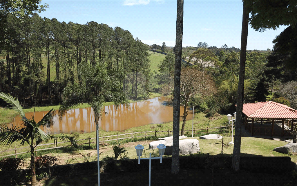 Casa Térrea a venda em.Cotia - Condominio Lago dos Passaros