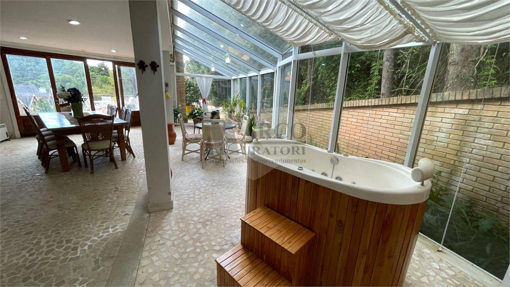Casa com 5 suites, 585 m² Descansópolis – Condomínio Residencial Véu da Noiva - Campos do Jordão/SP