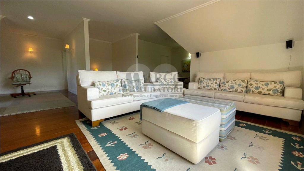 Casa com 5 suites, 585 m² Descansópolis – Condomínio Residencial Véu da Noiva - Campos do Jordão/SP